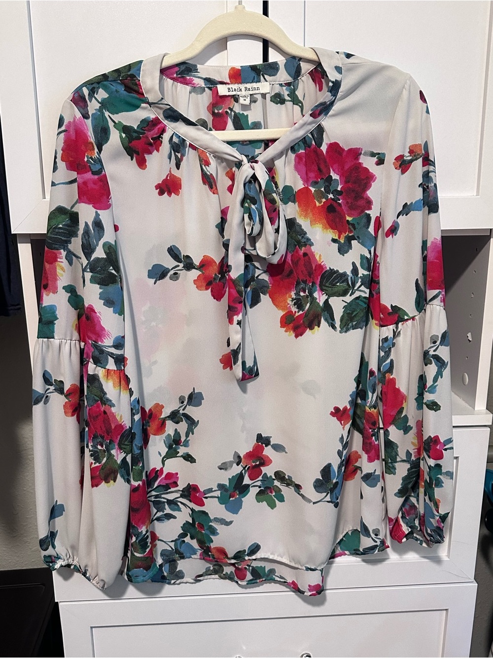 Black Rainn Watercolor Floral Long Sleeve Blouse Size Medium